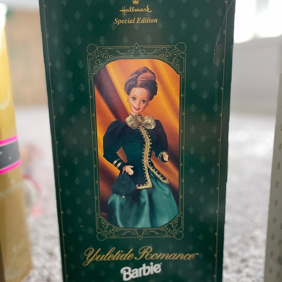 Hallmark Special Edition, Yuletide Romance Barbie, Mattel 1996 - Picture 1 of 5
